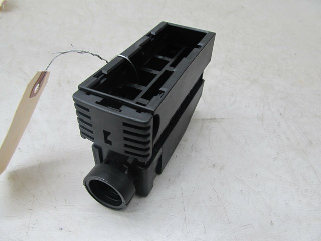 2004-2011 SAAB 9-3 OEM RIGHT FRONT LOWER SEAT PLASTIC WIRING PLUG HOUSING 