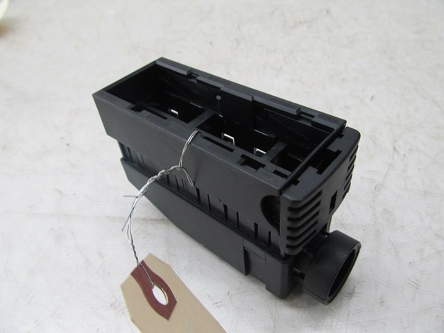 2004-2011 SAAB 9-3 OEM RIGHT FRONT LOWER SEAT PLASTIC WIRING PLUG HOUSING 