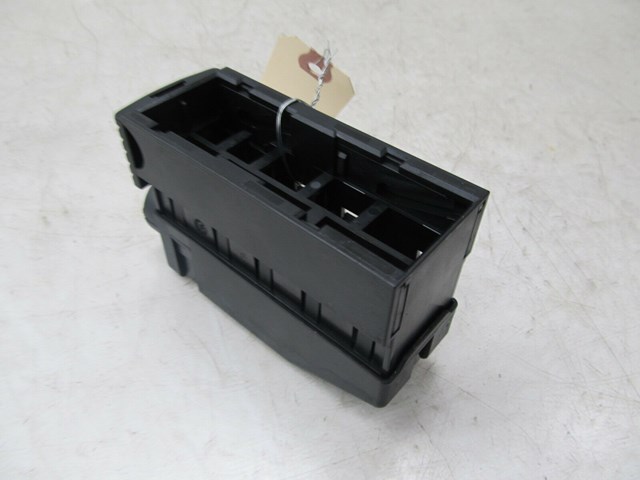 2004-2011 SAAB 9-3 OEM RIGHT FRONT LOWER SEAT PLASTIC WIRING PLUG HOUSING 