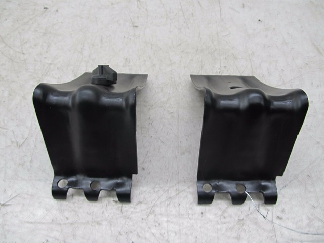 2007-2013 CHEVROLET TAHOE OEM LEFT REAR TIRE HOLDER CHUCKS PAIR (2)