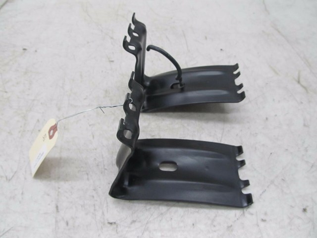 2007-2013 CHEVROLET TAHOE OEM LEFT REAR TIRE HOLDER CHUCKS PAIR (2)