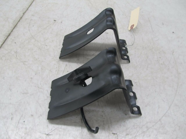 2007-2013 CHEVROLET TAHOE OEM LEFT REAR TIRE HOLDER CHUCKS PAIR (2)
