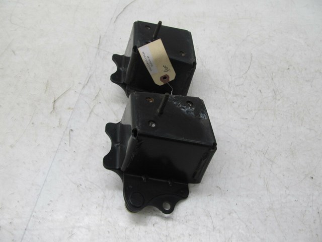 2001-2006 LEXUS LS430 OEM REAR BUMPER REINFORCEMENT BAR SUPPORT BRACKETS 