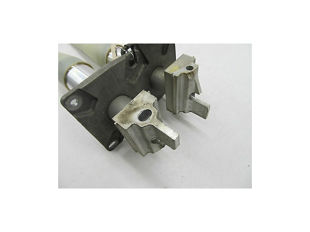 2004-2006 AUDI A8 L QUATTRO D3 OEM REAR BUMPER REINFORCEMENT IMPACT ABSORBER SET