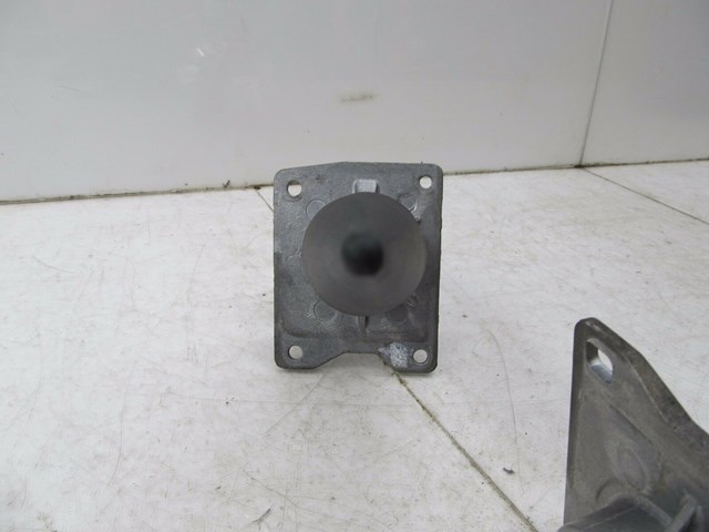 2004-2008 AUDI A8L W12 OEM REAR BUMPER REINFORCEMENT PUSH IMPACT BAR