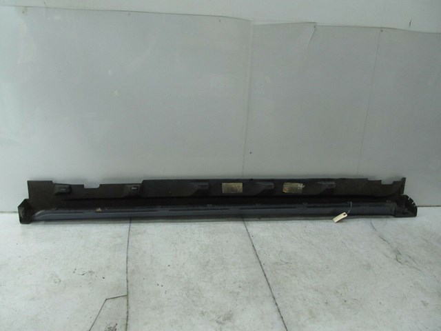 2005-2009 SAAB 9-5 OEM RIGHT SIDE ROCKER PANEL SIDE SKIRT 