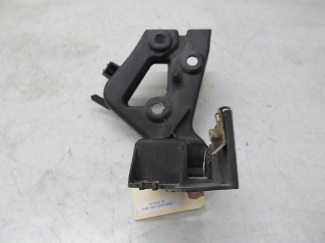 2004-2008 AUDI A8L W12 OEM RIGHT REAR SIDE SKIRT ROCKER PANEL MOUNT BRACKET