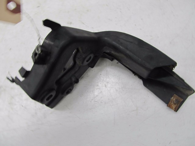 2004-2008 AUDI A8L W12 OEM LEFT REAR SIDE SKIRT ROCKER PANEL MOUNT BRACKET