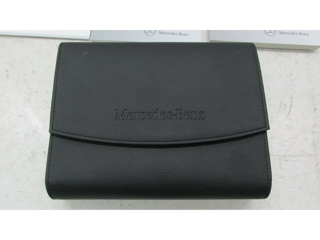 2013 MERCEDES C250 COUPE W204 OEM OWNERS MANUAL BOOKLETS WITH POUCH 