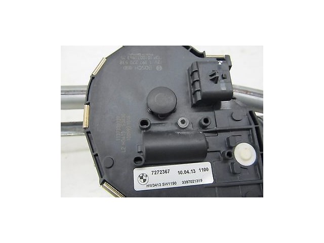 2011-2013 BMW 550i F10 OEM WINDSHIELD WIPER LINKAGE WITH MOTOR ASSEMBLY