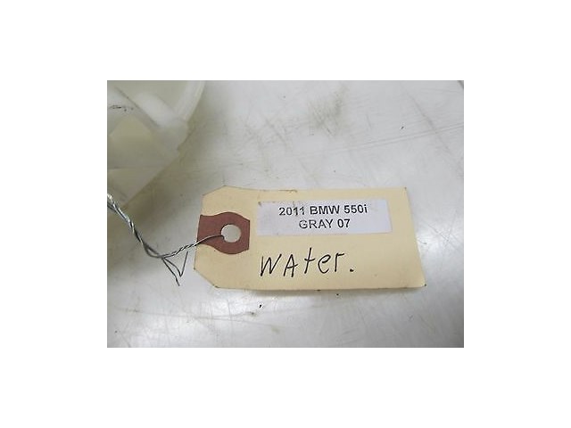 2011-2013 BMW 550i F10 OEM WINDSHIELD WIPER RESERVOIR CONTAINER WITH MOTOR