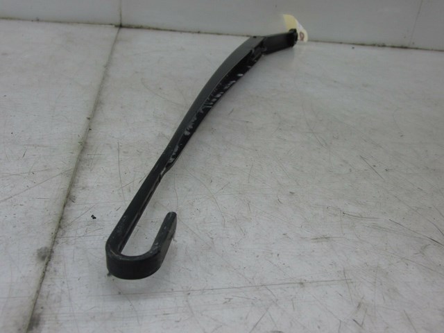 2002-2006 BMW M3 E46 COUPE OEM RIGHT FRONT WINDSHIELD WIPER BLADE ARM