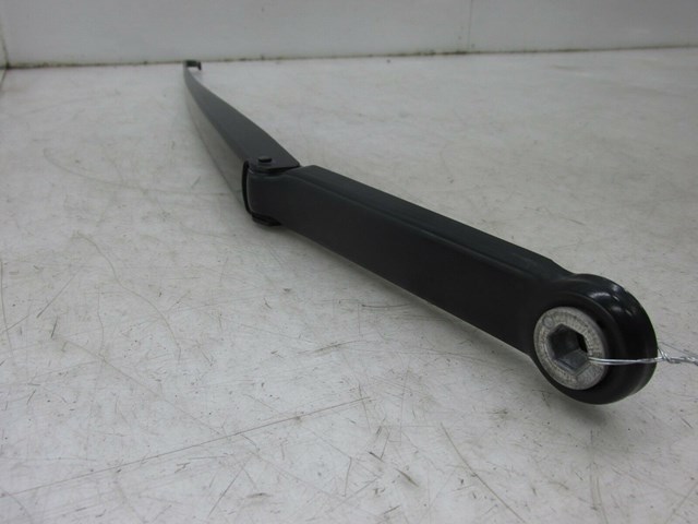 2002-2006 BMW M3 E46 COUPE OEM RIGHT FRONT WINDSHIELD WIPER BLADE ARM