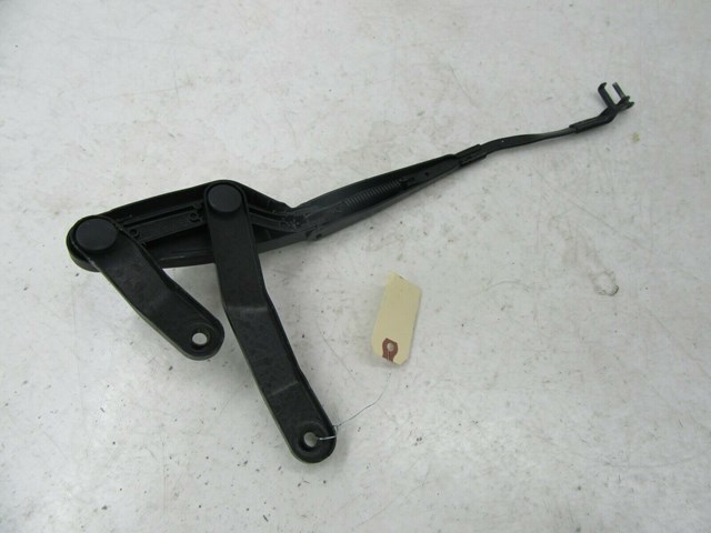 2012-2015 MERCEDES C350 COUPE OEM RIGHT FRONT PASSENGER SIDE WINDSHIELD WIPER