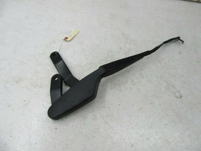2012-2015 MERCEDES C350 COUPE OEM RIGHT FRONT PASSENGER SIDE WINDSHIELD WIPER