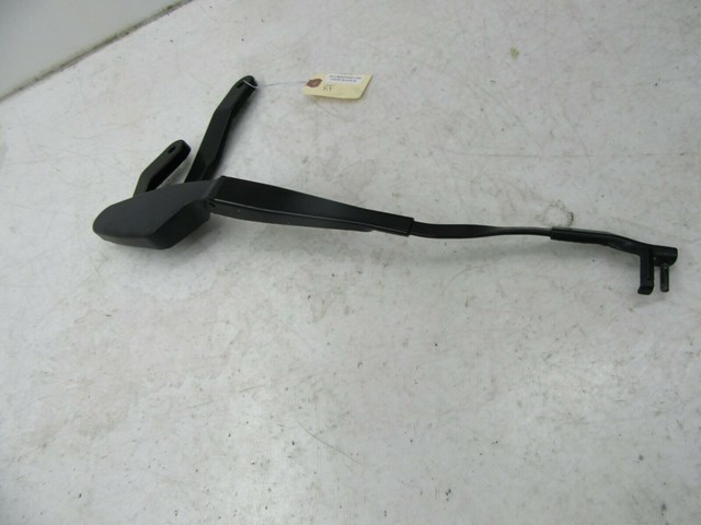 2012-2015 MERCEDES C350 COUPE OEM RIGHT FRONT PASSENGER SIDE WINDSHIELD WIPER