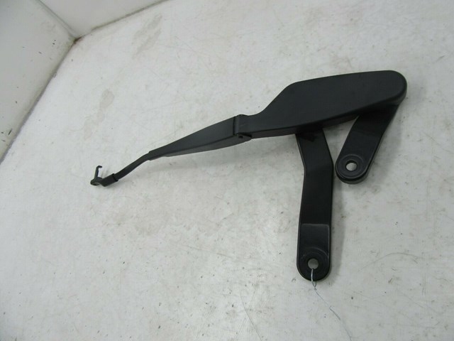 2012-2015 MERCEDES C350 COUPE OEM RIGHT FRONT PASSENGER SIDE WINDSHIELD WIPER