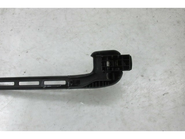 2007-2010 BMW 328xi E90 OEM RIGHT FRONT PASSENGER SIDE WINDSHIELD WIPER 