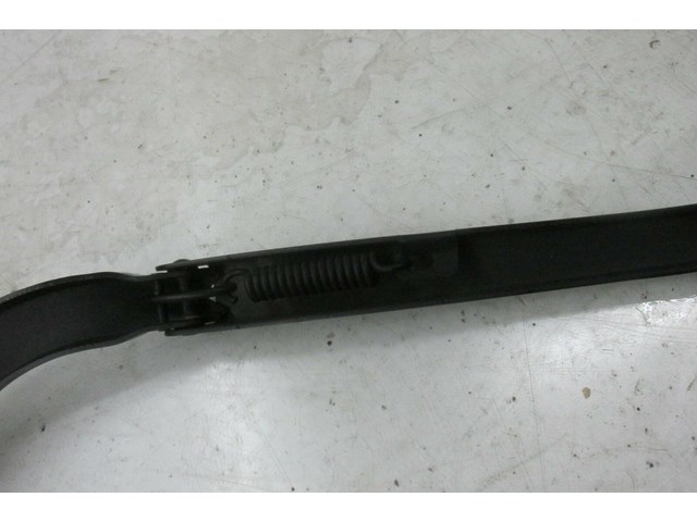2007-2010 BMW 328xi E90 OEM RIGHT FRONT PASSENGER SIDE WINDSHIELD WIPER 