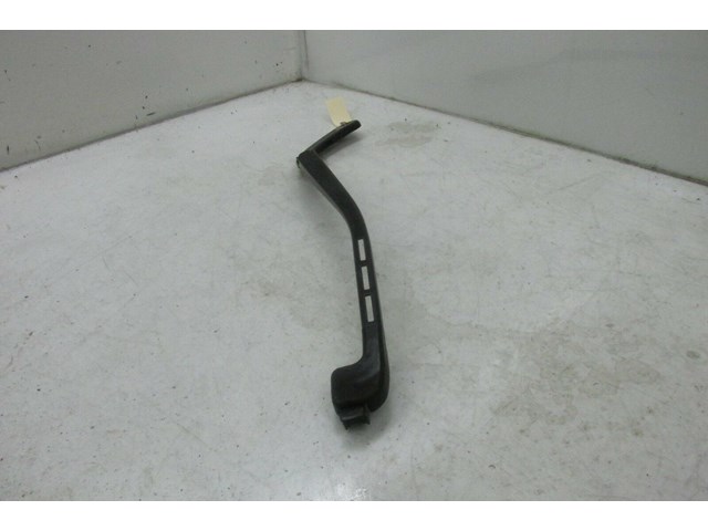 2007-2010 BMW 328xi E90 OEM RIGHT FRONT PASSENGER SIDE WINDSHIELD WIPER 