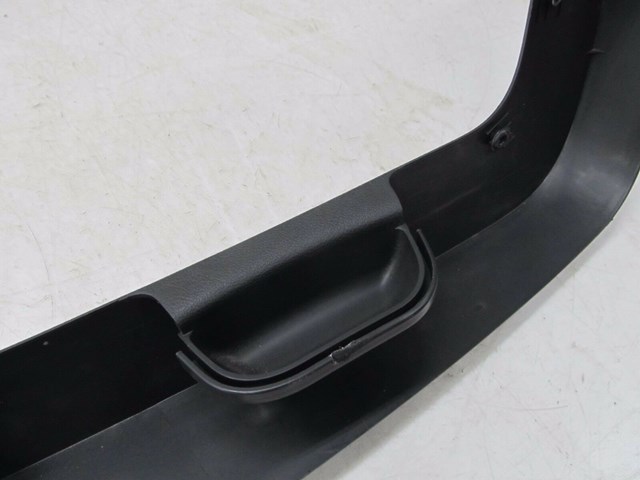 2004-2007 VOLKSWAGEN TOUAREG OEM REAR TRUNK TRIM PANEL COVER