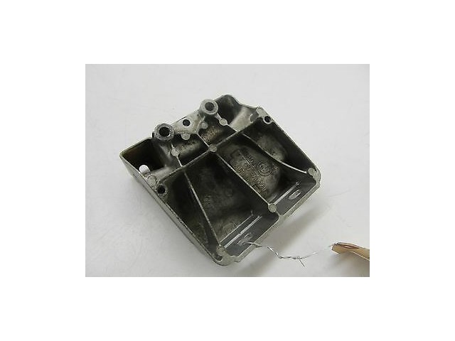 2004-2005 BMW 525i 530i E60 OEM WIPER LINKAGE SUPPORT BRACKET MOUNT 7010593