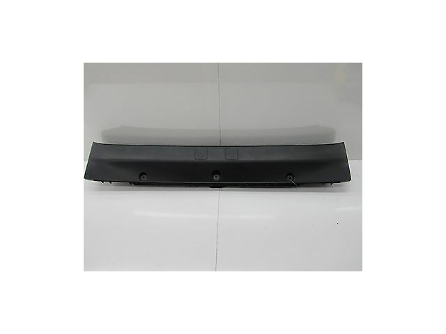  2004-2006 AUDI A8 L QUATTRO D3 OEM CENTER REAR TRUNK TRIM FINISH PANEL BLACK