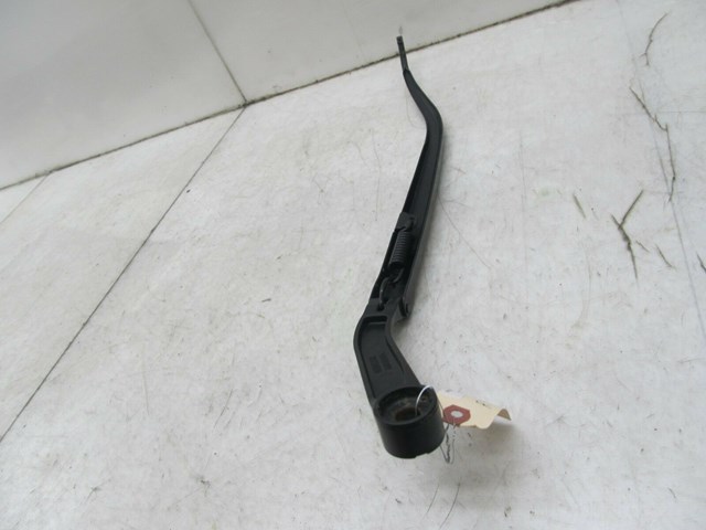 2009-2013 INFINITI G37 CONVERTIBLE OEM RIGHT FRONT SIDE WINDSHIELD WIPER 