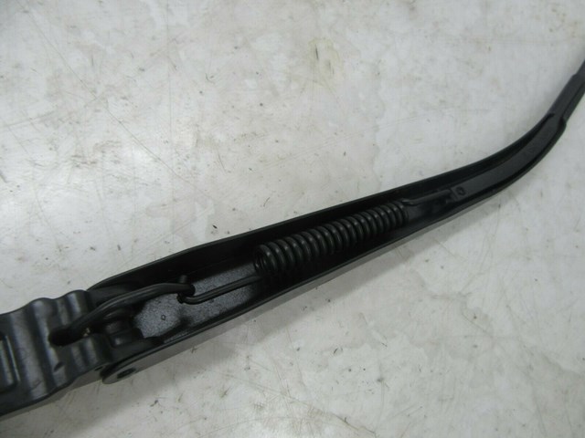 2010-2012 LINCOLN MKZ OEM RIGHT FRONT WINDSHIELD WIPER