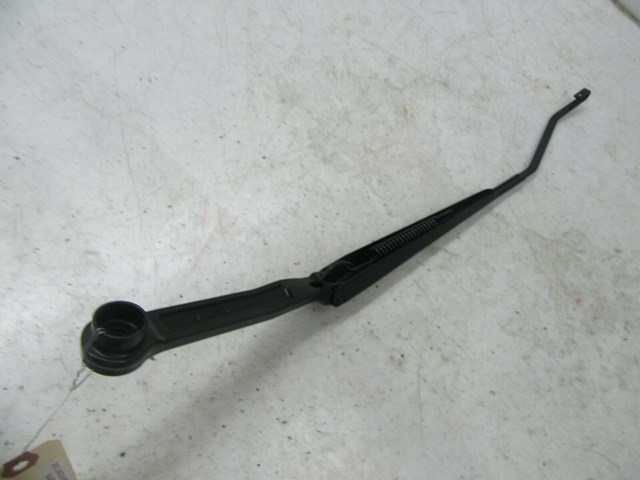 2010-2012 LINCOLN MKZ OEM LEFT FRONT WINDSHIELD WIPER