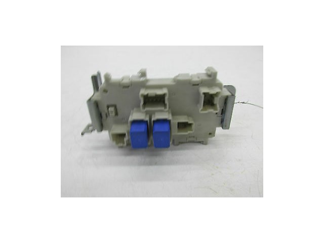 2003-2004 INFINITI G35 COUPE OEM LEFT FRONT UNDER DASH FOOT FUSE RELAY BOX
