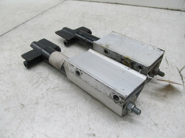 2005-2008 AUDI A6 C6 OEM REAR BUMPER IMPACT SHOCK ABSORBERS PAIR 