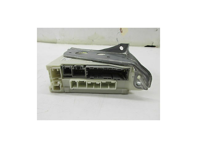 2006-2008 LEXUS IS250 XE20 OEM LEFT FRONT UNDER DASH JUNCTION FUSE RELAY MODULE