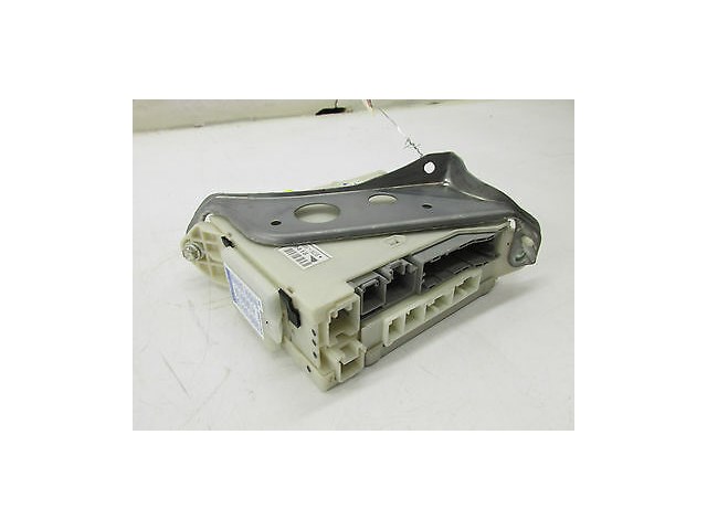 2006-2008 LEXUS IS250 XE20 OEM LEFT FRONT UNDER DASH JUNCTION FUSE RELAY MODULE