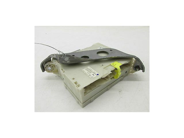 2006-2008 LEXUS IS250 XE20 OEM LEFT FRONT UNDER DASH JUNCTION FUSE RELAY MODULE