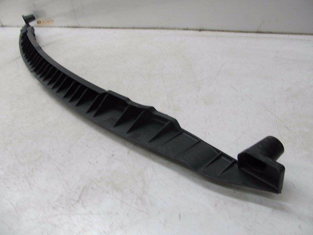 2004-2007 VOLKSWAGEN TOUAREG OEM REAR BUMPER MOUNTING BRACKET GUIDE RETAINER