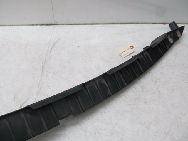 2004-2007 VOLKSWAGEN TOUAREG OEM REAR BUMPER MOUNTING BRACKET GUIDE RETAINER