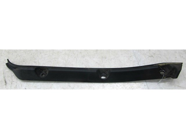  2003-2006 RANGE ROVER HSE OEM RIGHT REAR BUMPER BRACKET STRIP 
