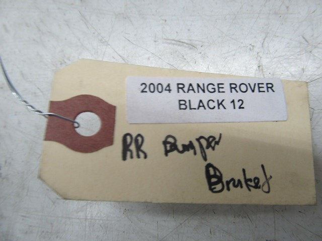  2003-2006 RANGE ROVER HSE OEM RIGHT REAR BUMPER BRACKET STRIP 