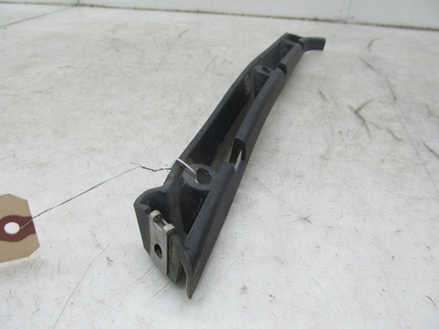  2003-2006 RANGE ROVER HSE OEM LEFT REAR BUMPER BRACKET STRIP 