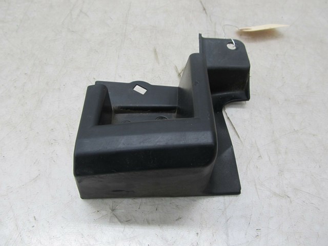  2003-2006 RANGE ROVER HSE OEM RIGHT REAR BUMPER BRACKET 