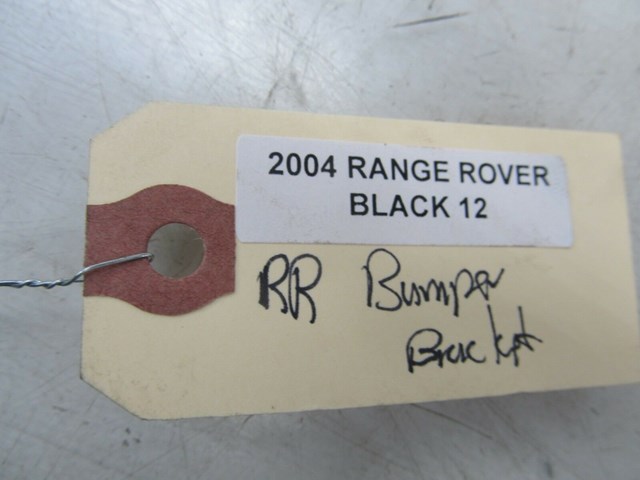  2003-2006 RANGE ROVER HSE OEM RIGHT REAR BUMPER BRACKET 