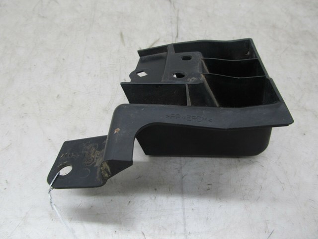  2003-2006 RANGE ROVER HSE OEM RIGHT REAR BUMPER BRACKET 