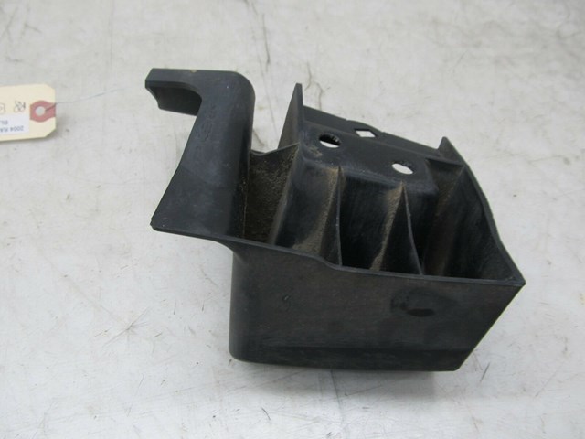  2003-2006 RANGE ROVER HSE OEM RIGHT REAR BUMPER BRACKET 