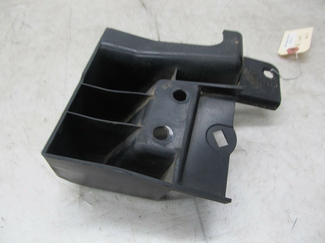  2003-2006 RANGE ROVER HSE OEM RIGHT REAR BUMPER BRACKET 