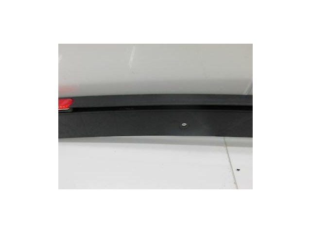  2004-2006 AUDI A8 L QUATTRO D3 OEM REAR BUMPER TRUNK MOULDING REFLECTORS STRIP