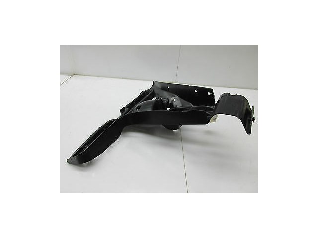 2004-2005 BMW 645CI E63 OEM RIGHT REAR BUMPER HOLDER GUIDE MOUNT BRACKET