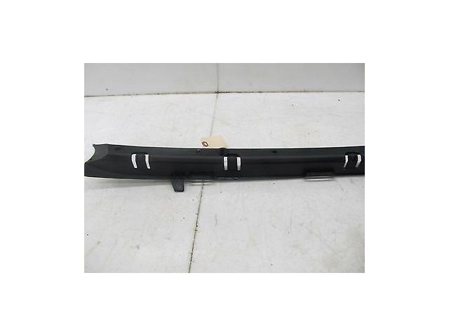 2004-2007 JAGUAR XJ8 X350 OEM LEFT REAR BUMPER BRACKET MOUNT GUIDE SUPPORT