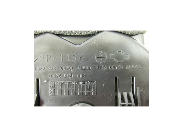 2003-2004 INFINITI G35 SEDAN OEM LEFT CENTER FRONT DASHBOARD AIR VENT