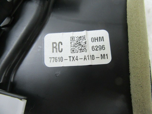 2016-2018 ACURA RDX OEM RIGHT FRONT INNER CENTER DASH AIR VENT DUCT